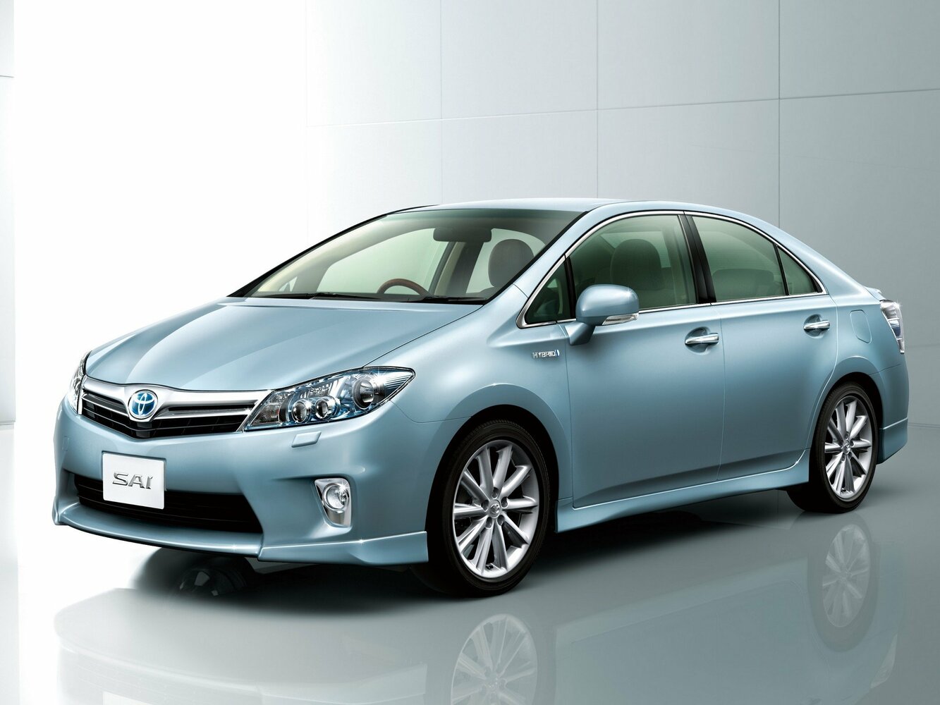 Toyota Sai I (2009-2017) - Седан