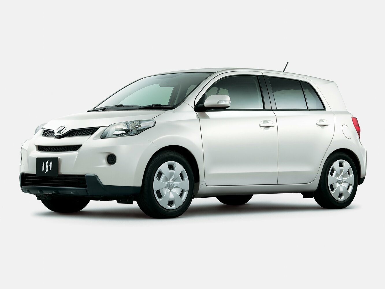 Toyota Ist II (2007-2016) - Хэтчбек 5 дв.