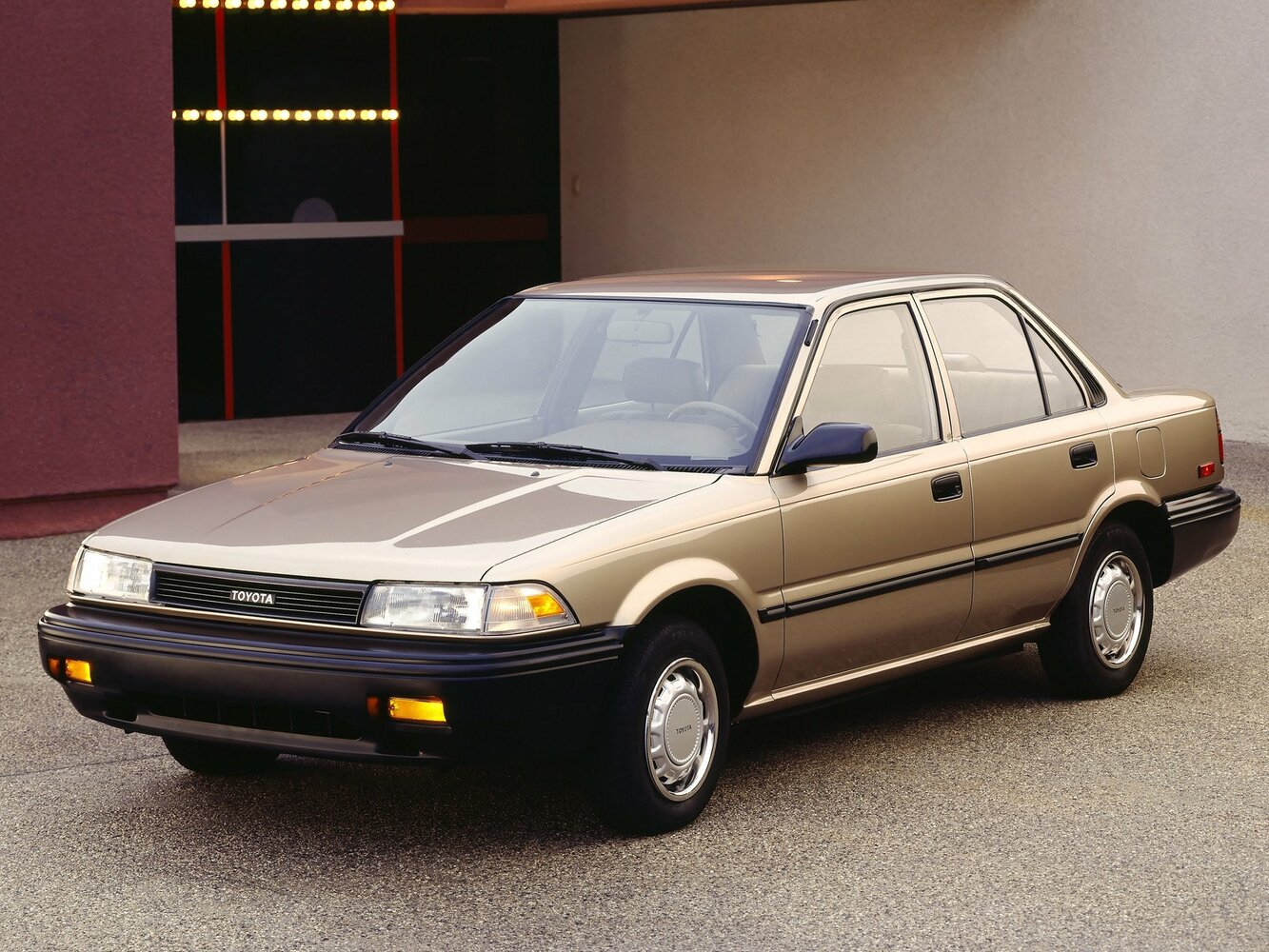 Toyota Corolla VI (1987-1993) - Седан