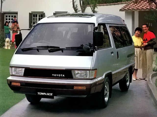 Toyota Town Ace II (1982-1996) - Компактвэн