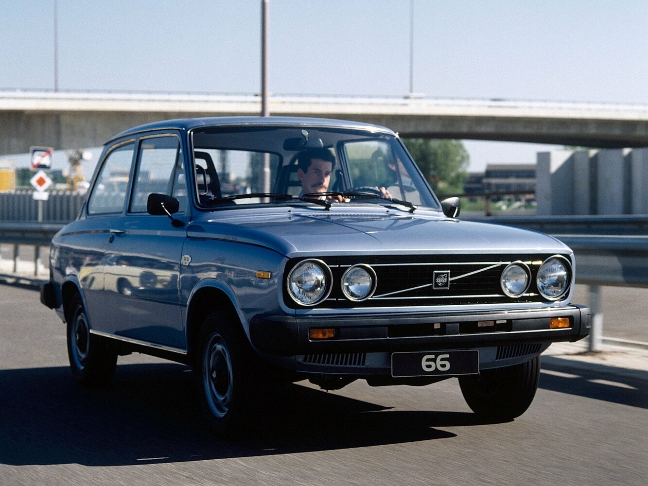 Volvo 66 I (1975-1979) - Седан