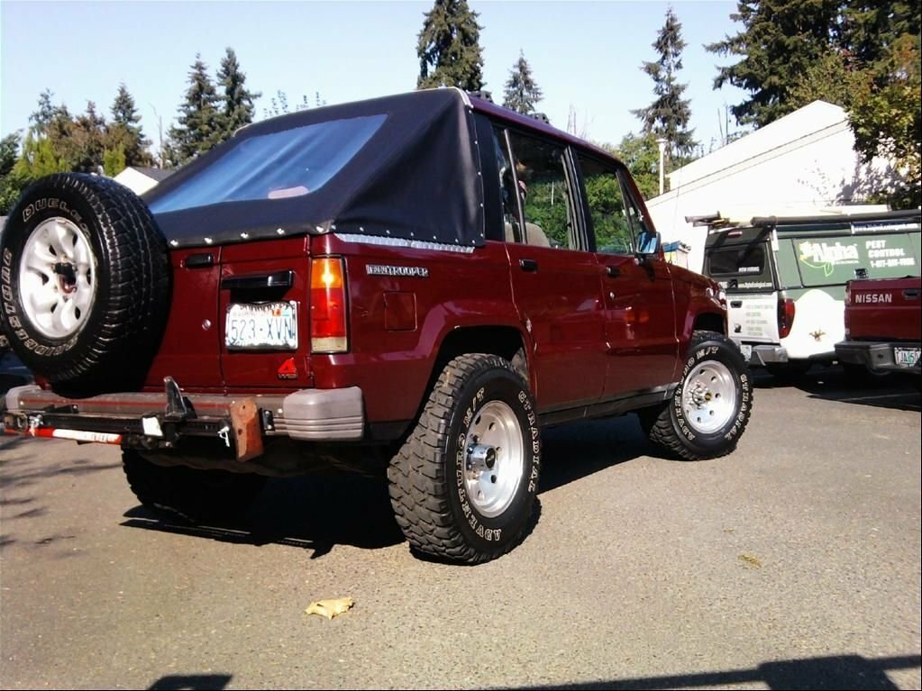 Isuzu Bighorn I (1981-1991) - Внедорожник открытый LWB