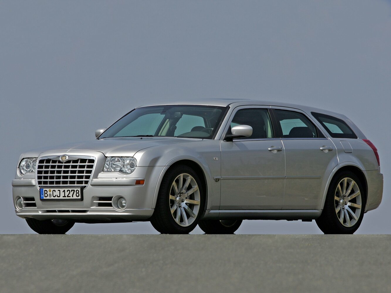 Chrysler 300C I (2004-2011) - Универсал 5 дв. SRT8
