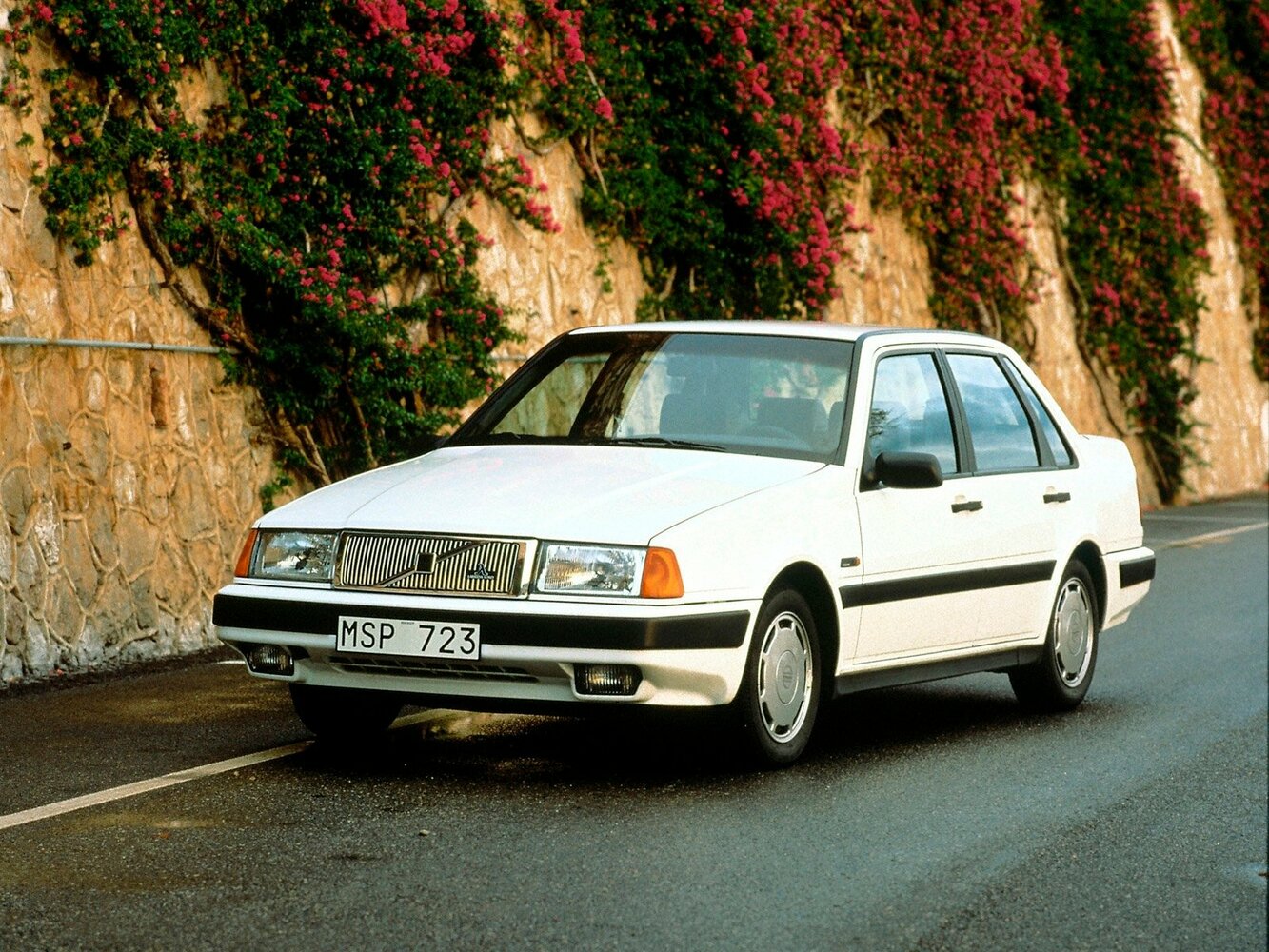 Volvo 460 I (1988-1997) - Седан