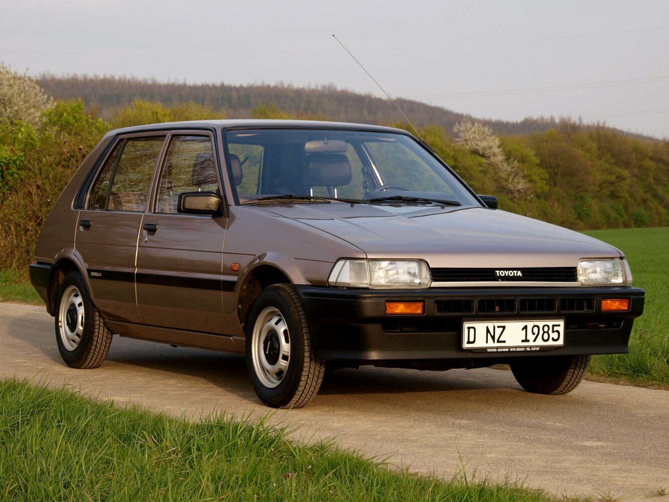 Toyota Corolla V (1983-1988) - Хэтчбек 5 дв.
