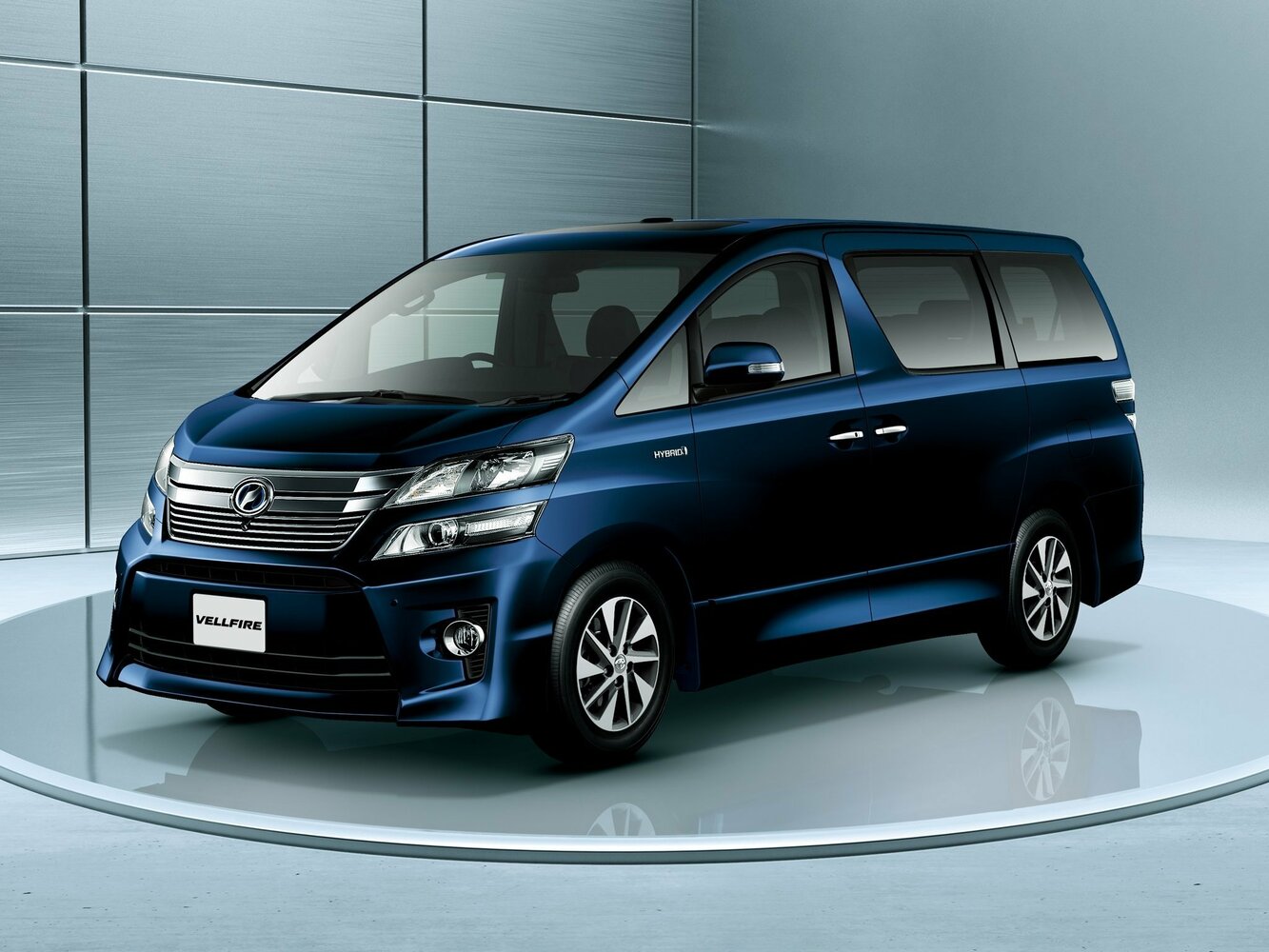 Toyota Vellfire I (2008-2015) - Минивэн