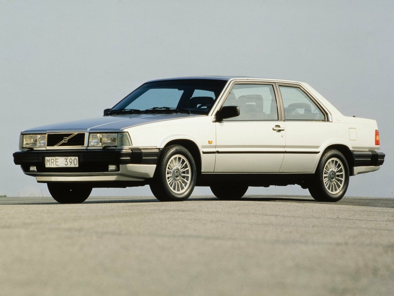 Volvo 780 I (1986-1991) - Седан 2 дв.
