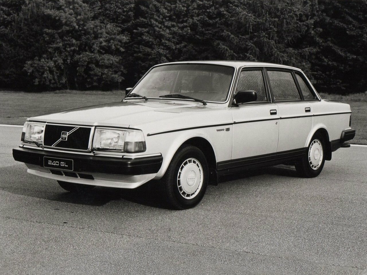 Volvo 240 Series I (1974-1993) - Седан