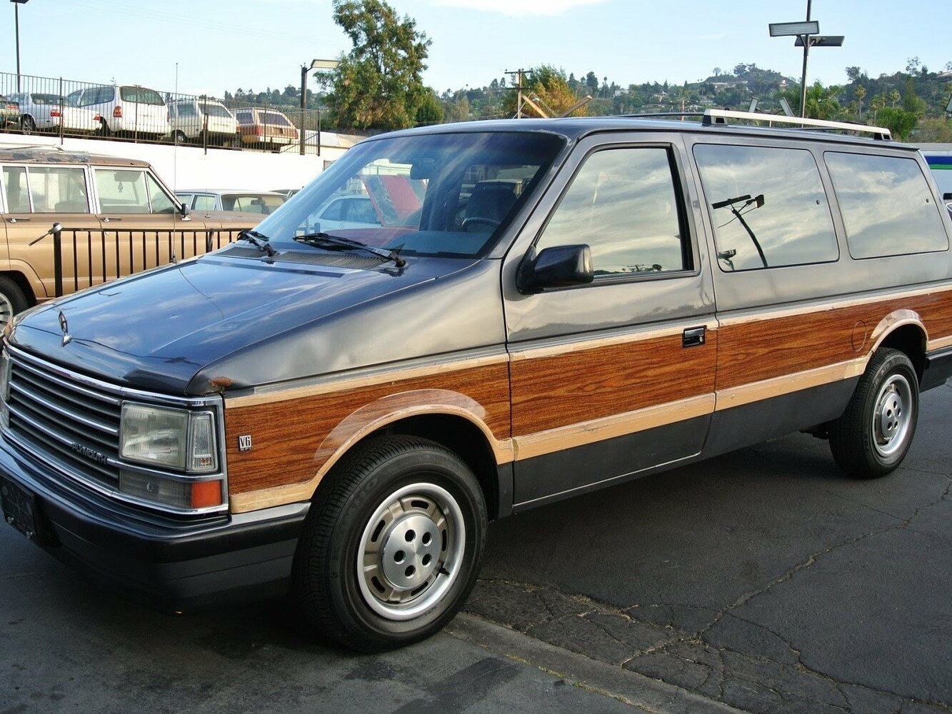 Plymouth Voyager I (1984-1990) - Минивэн Grand