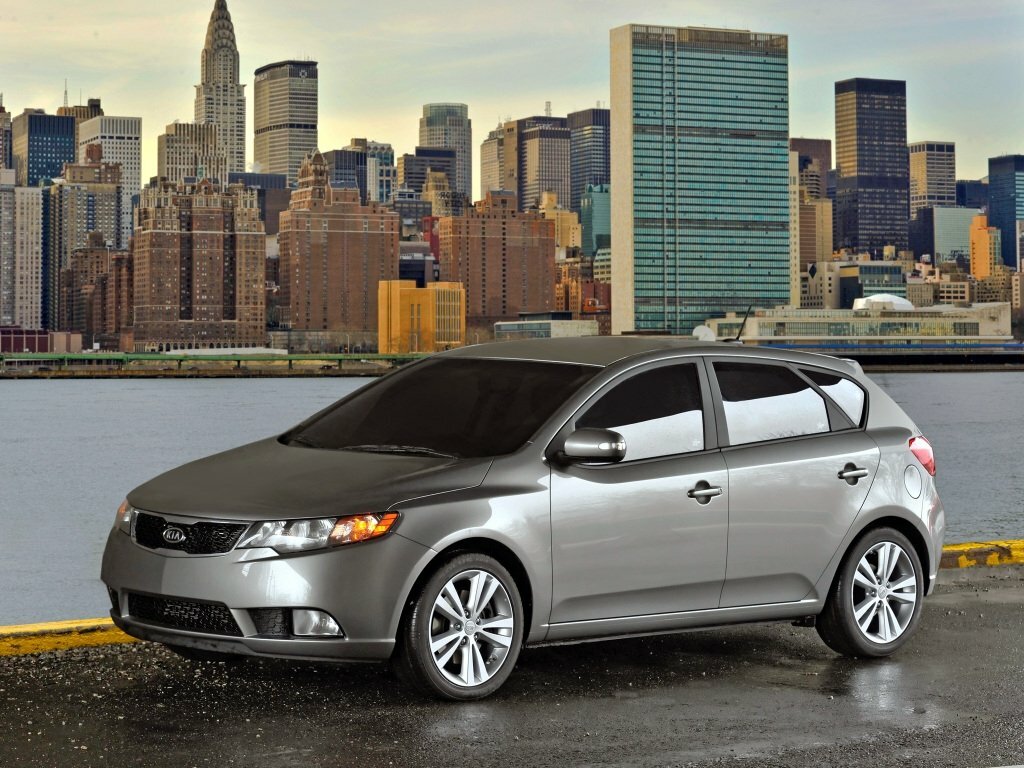 Kia Forte I (2008-2013) - Хэтчбек 5 дв.