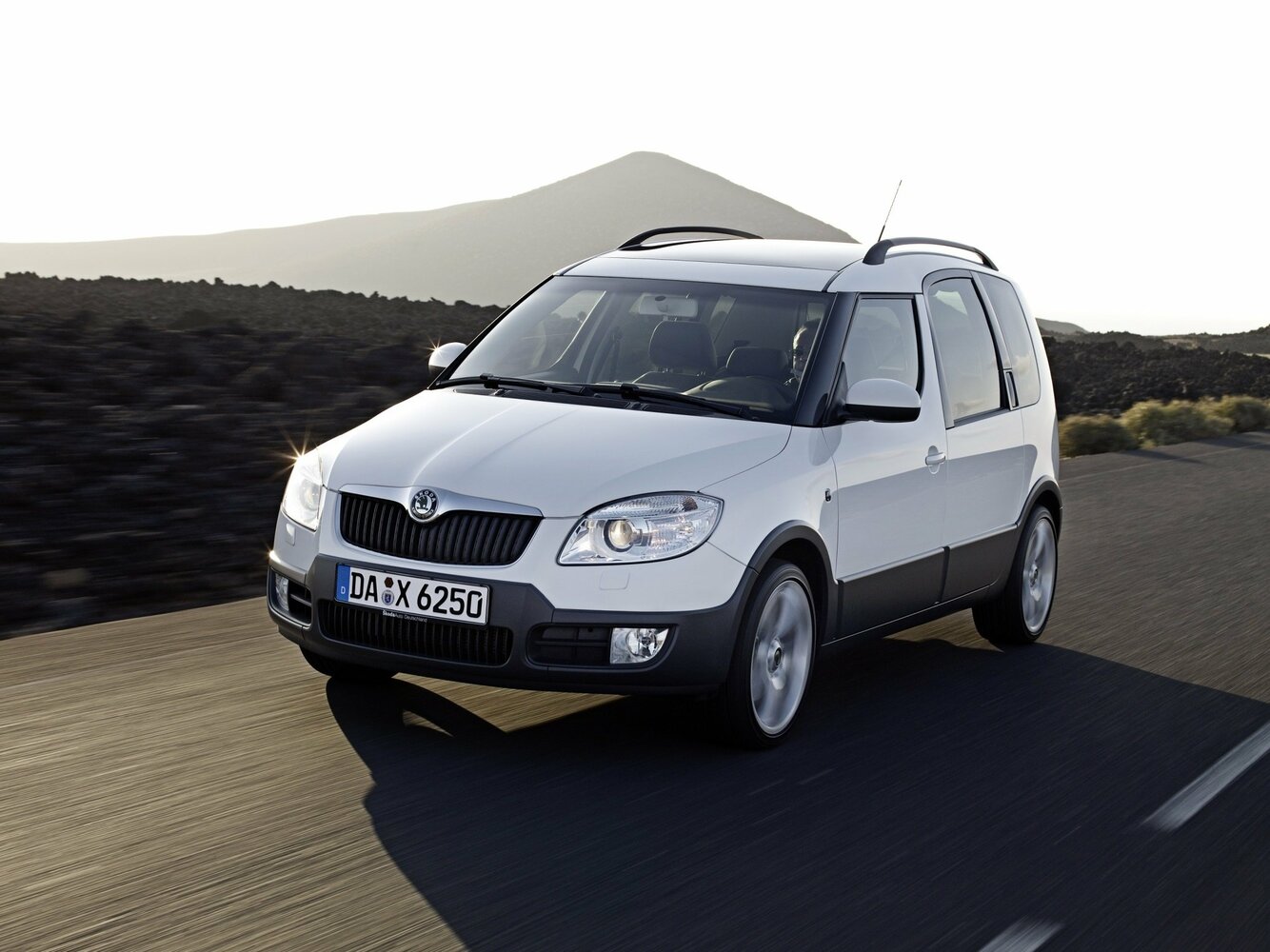 Skoda Roomster I (2006-2015) - Компактвэн Scout