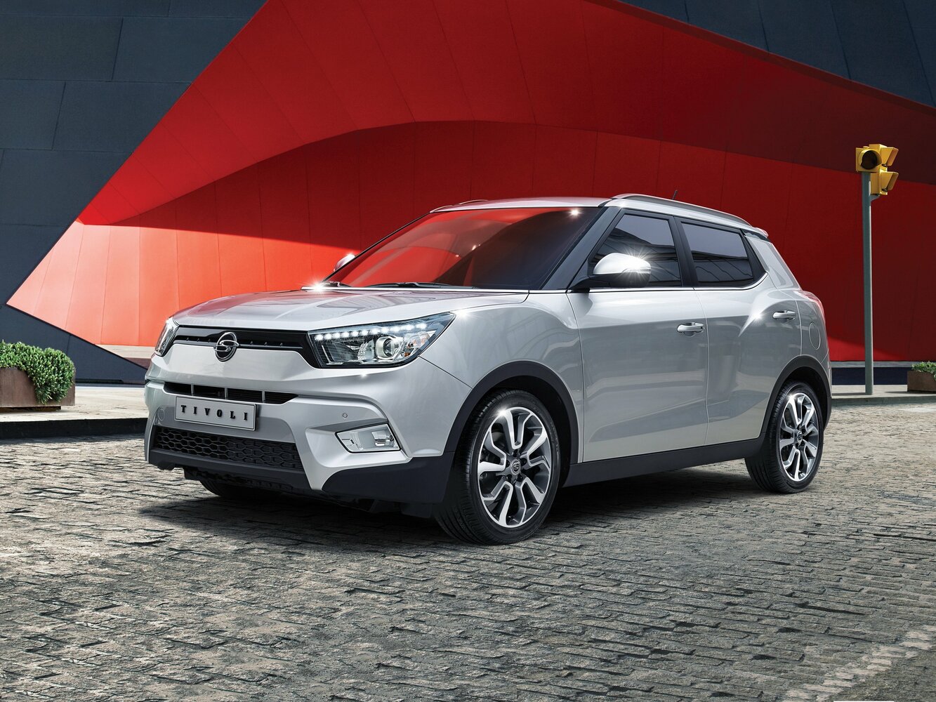 SsangYong Tivoli I (2015-2023) - Внедорожник 5 дв.