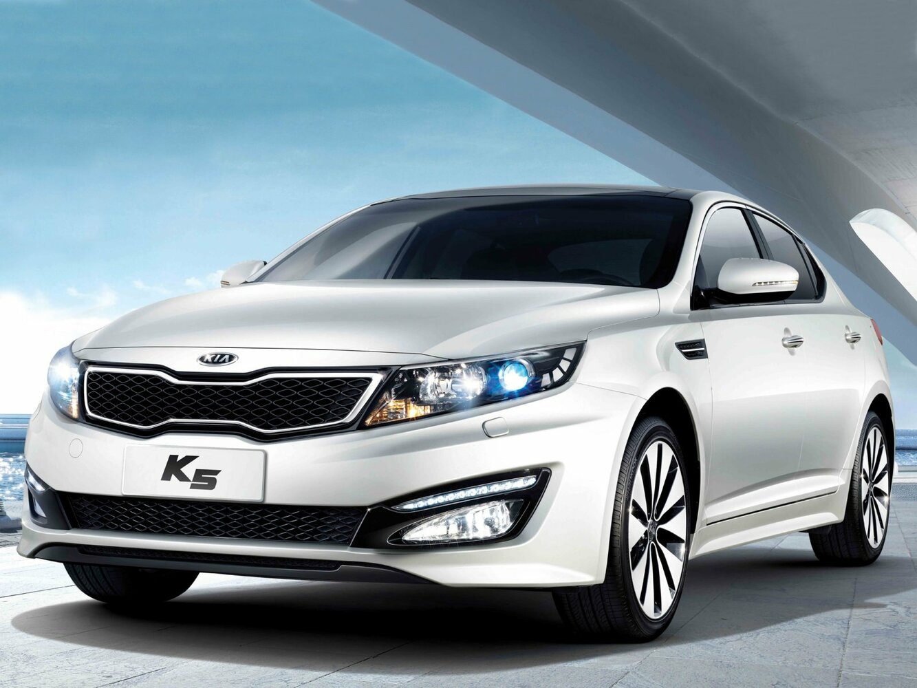 Kia K5 I (2010-2015) - Седан