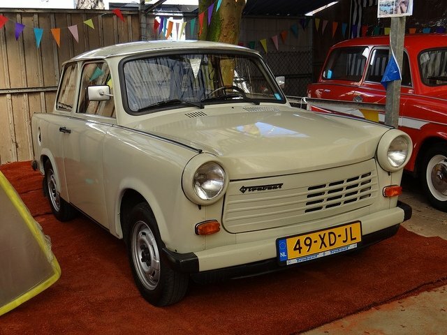 Trabant 1.1 I (1990-1991) - Седан 2 дв.