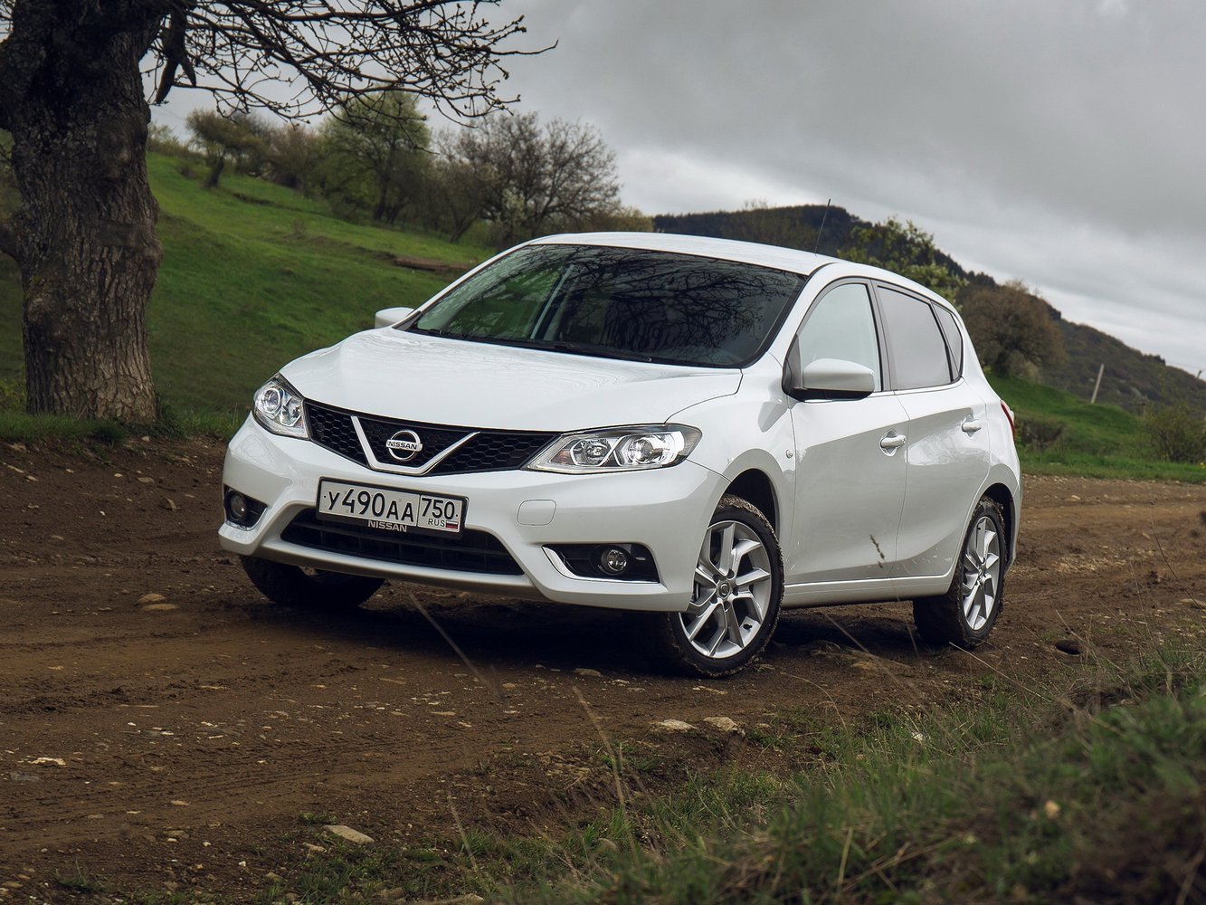 Nissan Tiida II (2015-2026) - Хэтчбек 5 дв.