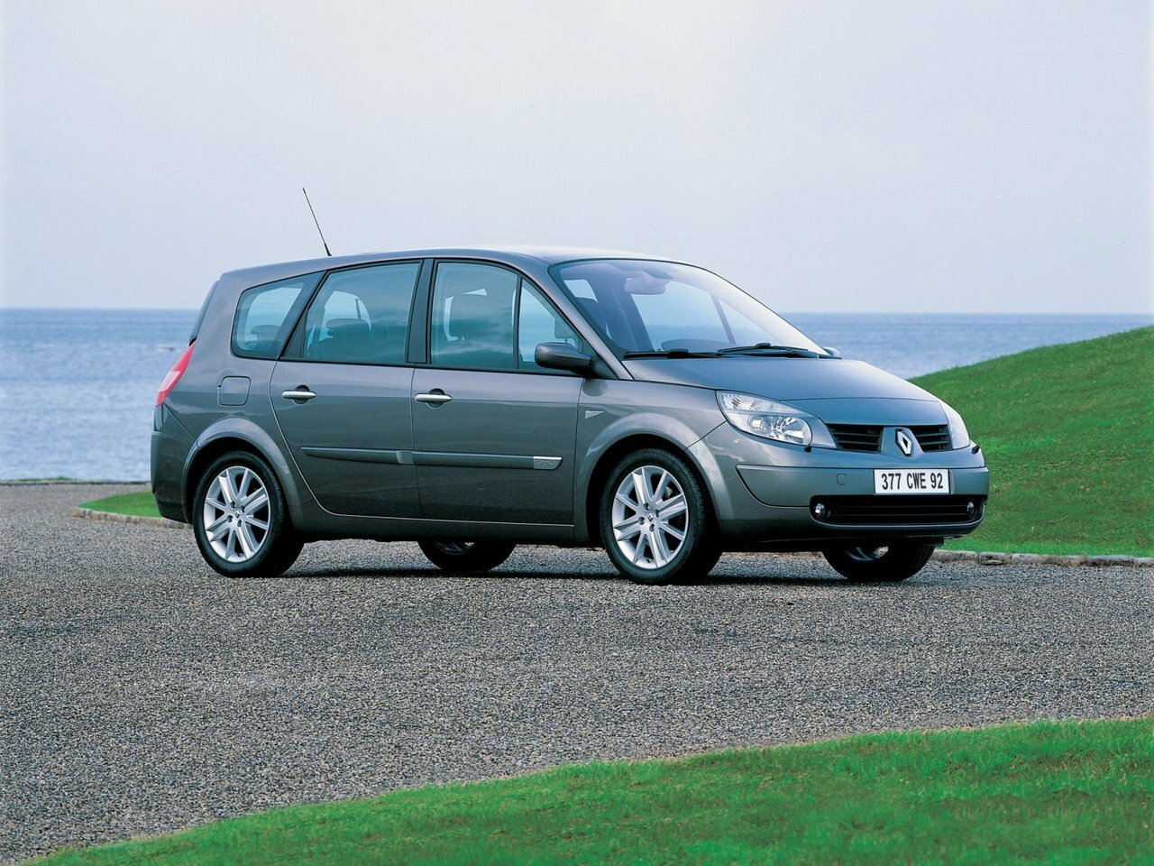 Renault Scenic II (2003-2009) - Компактвэн Grand