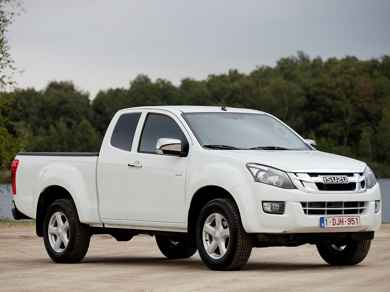 Isuzu D-Max II (2012-2023) - Пикап Полуторная кабина