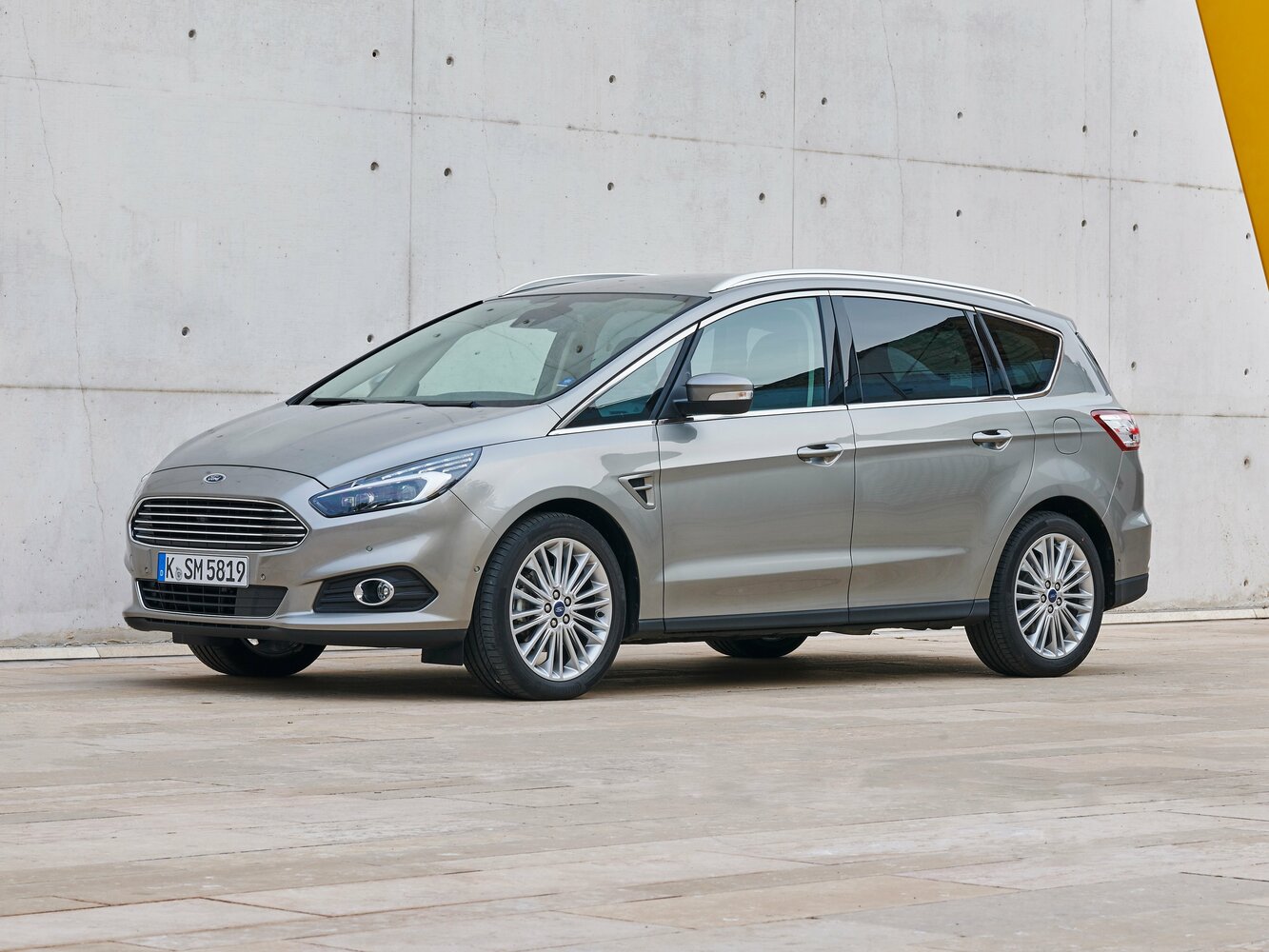 Ford S-MAX II (2015-2023) - Минивэн