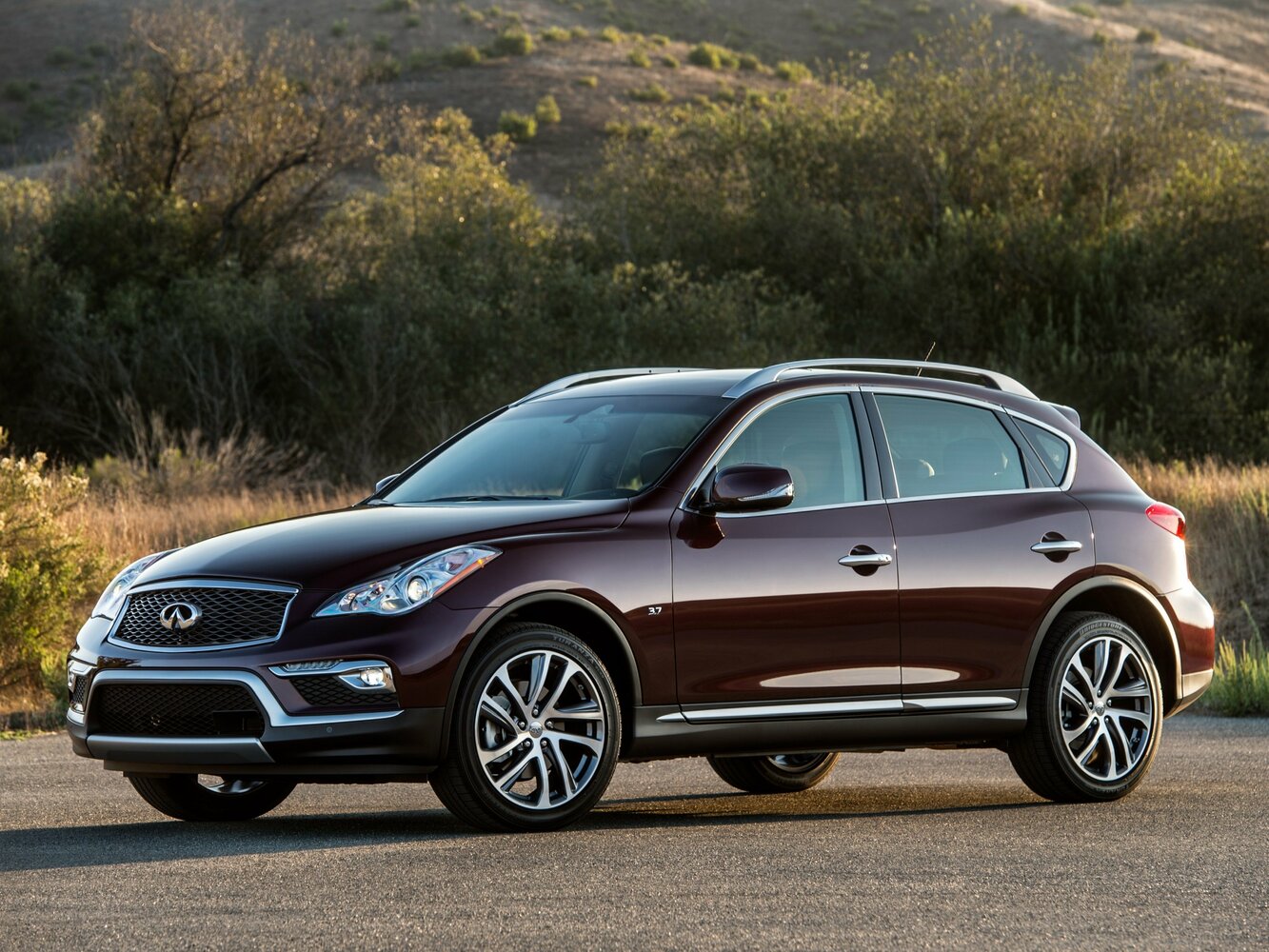 Infiniti QX50 I (2013-2017) - Внедорожник 5 дв.