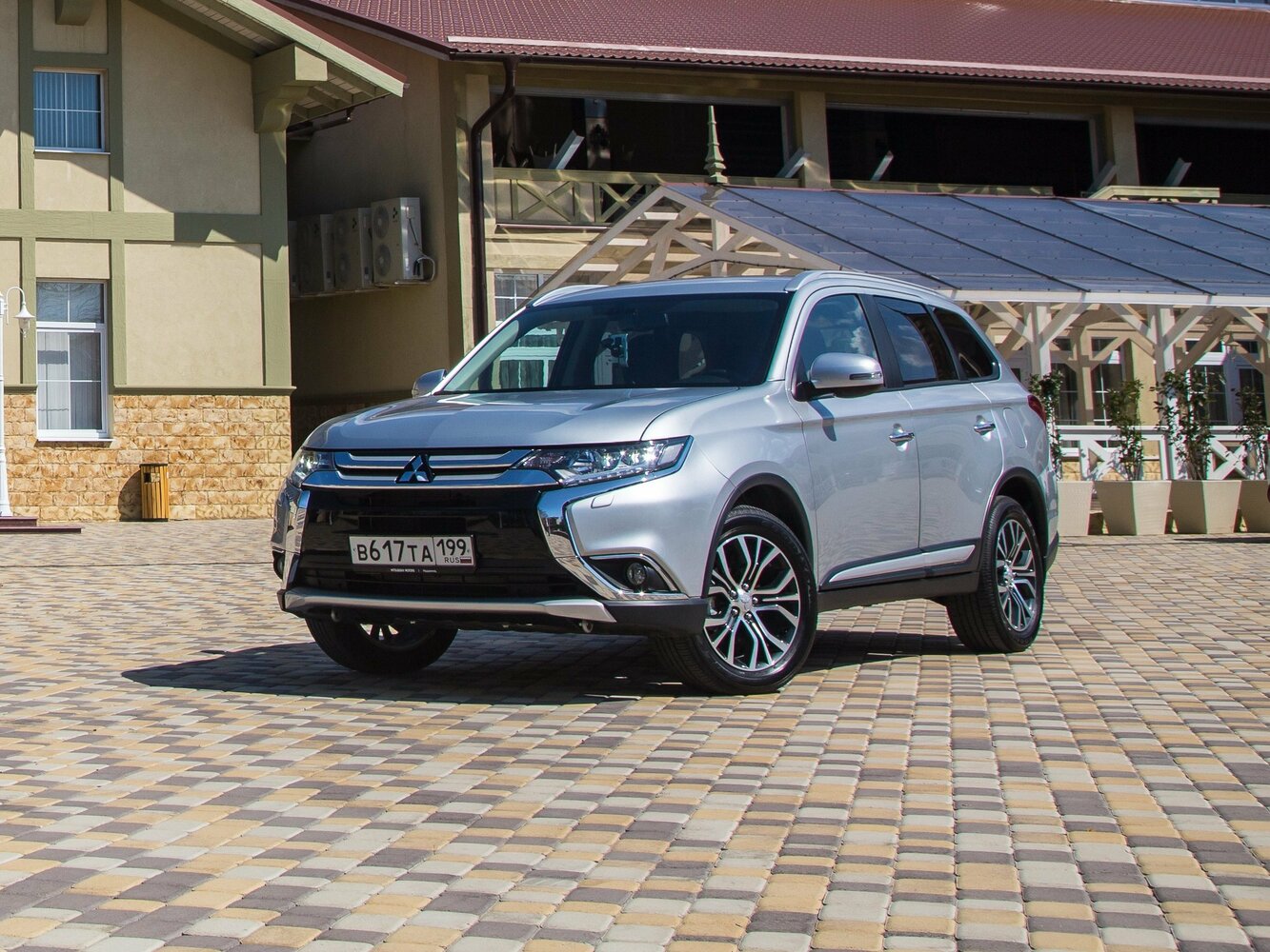 Mitsubishi Outlander III (2012-2026) - Внедорожник 5 дв.