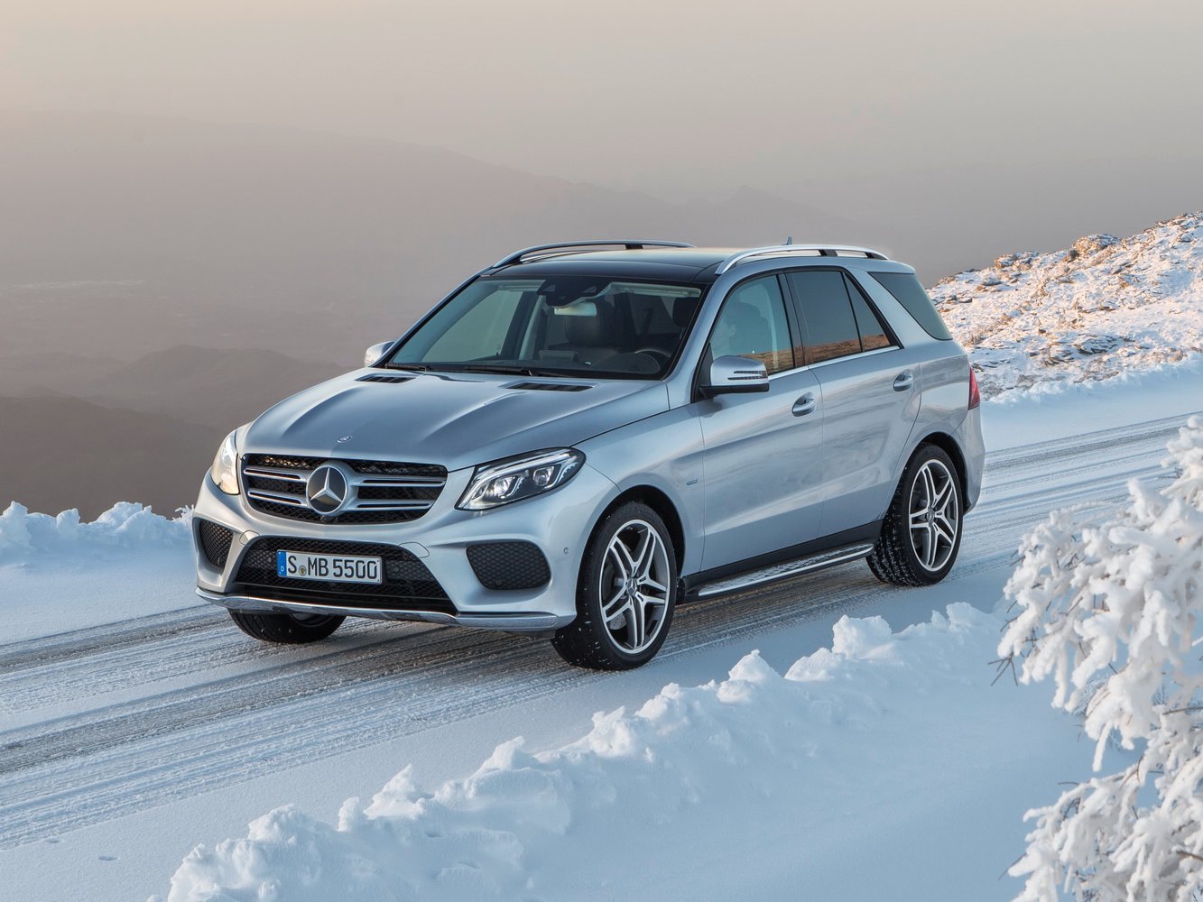 Mercedes-Benz GLE I (2015-2018) - Внедорожник 5 дв.