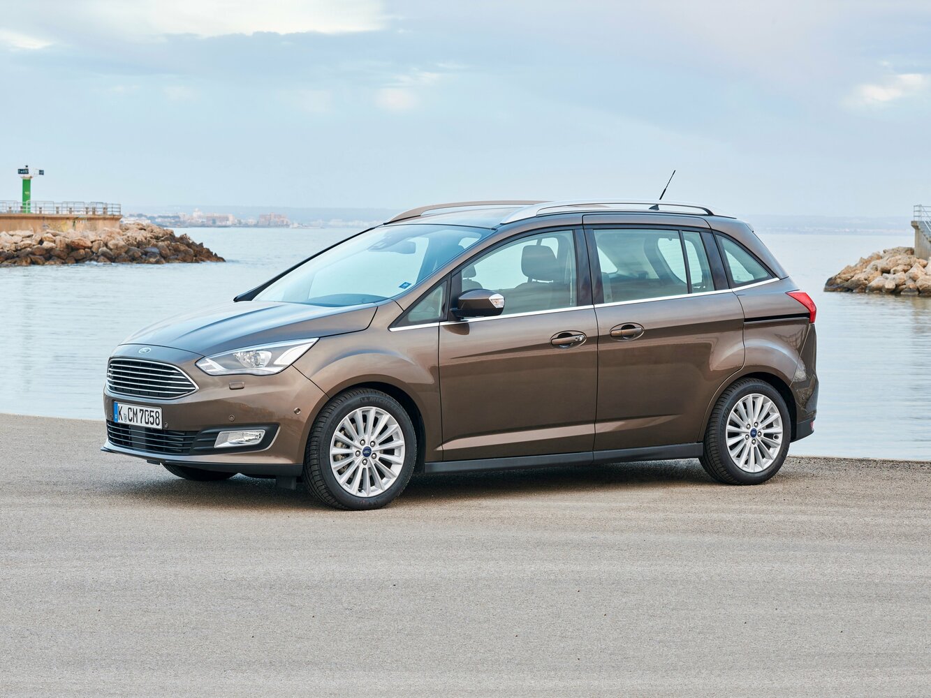 Ford C-MAX II (2010-2019) - Компактвэн Grand