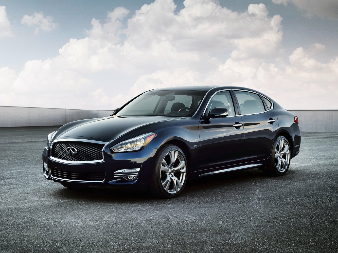 Infiniti Q70 I (2013-2019) - Седан Long