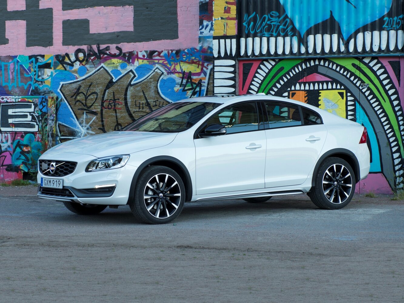 Volvo S60 Cross Country I (2015-2018) - Седан