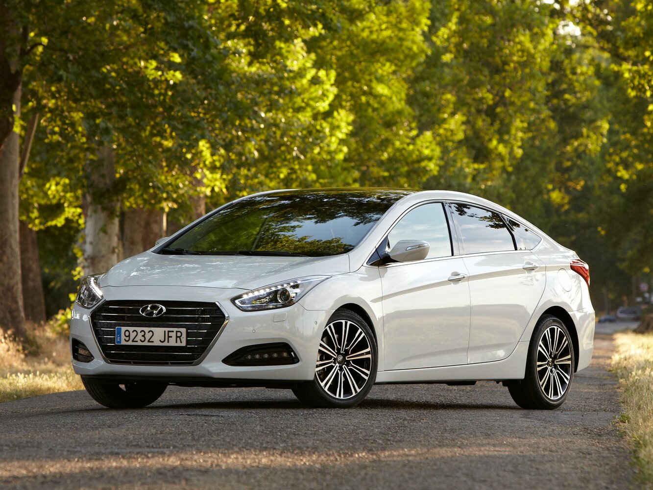 Hyundai i40 I (2011-2019) - Седан