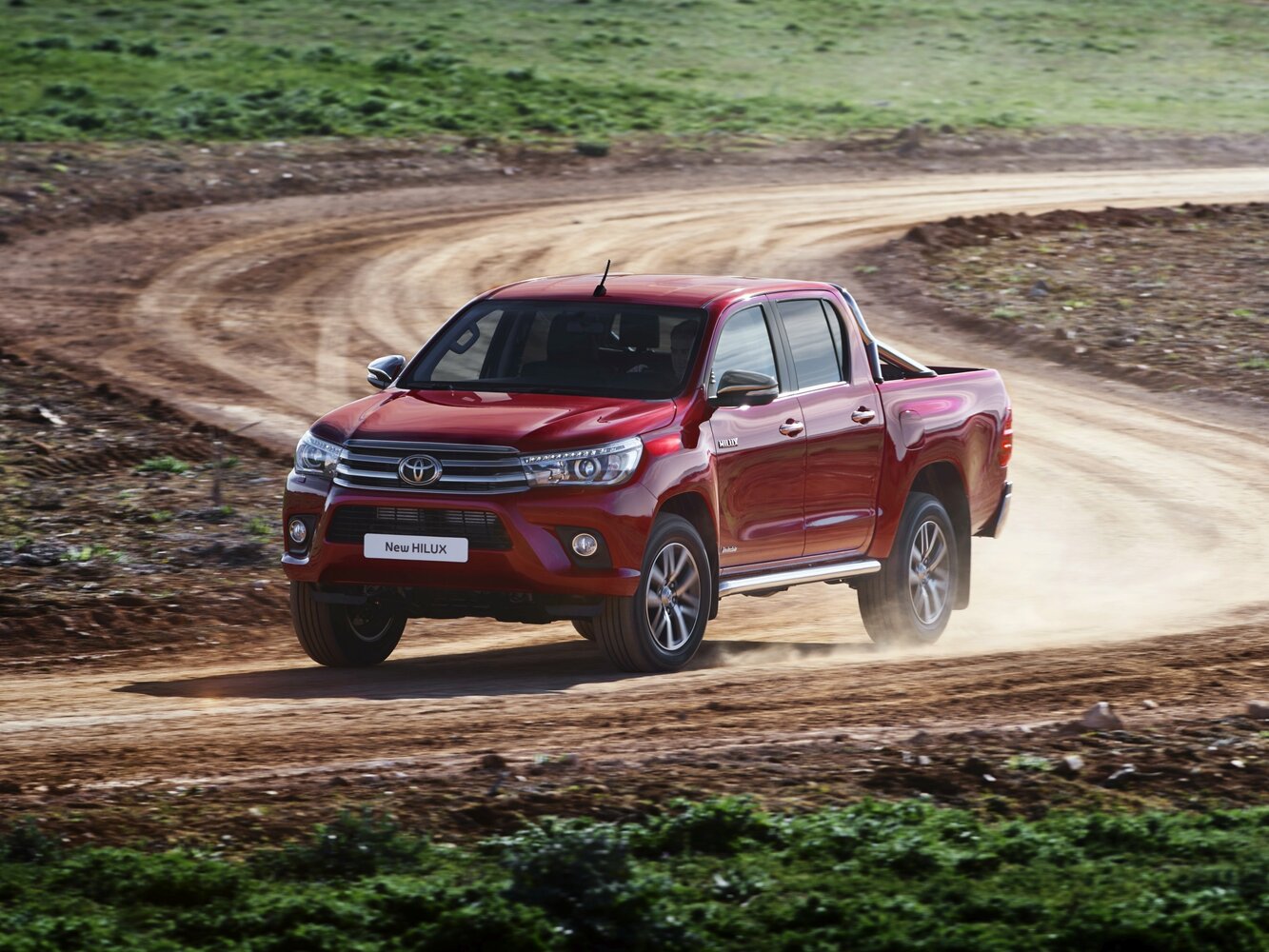 Toyota Hilux VIII (2015-2026) - Пикап Двойная кабина