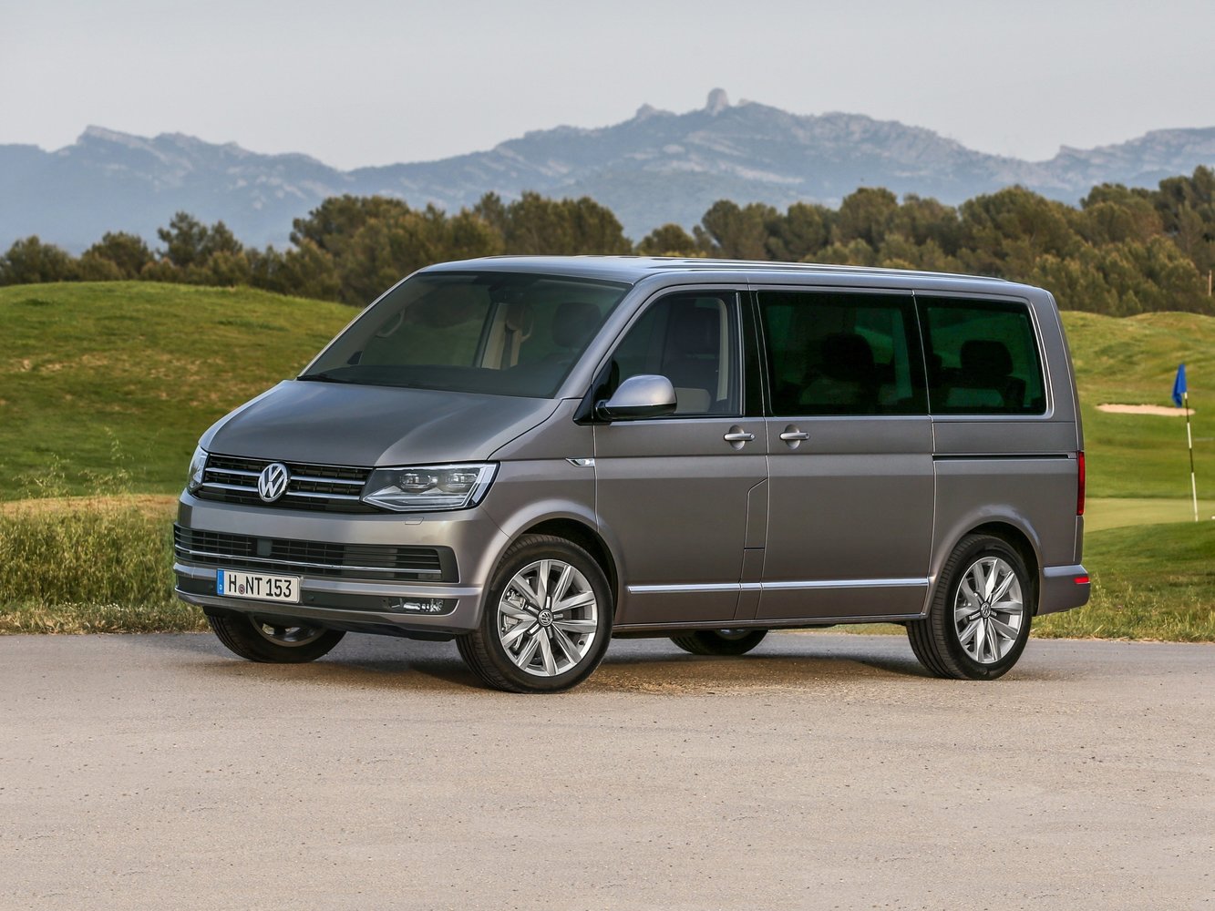 Volkswagen Multivan T6 (2015-2026) - Минивэн