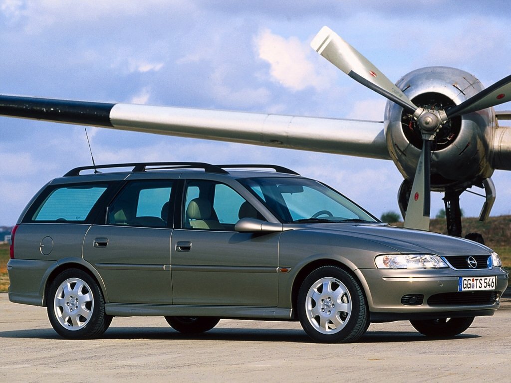 Opel Vectra B (1995-2002) - Универсал 5 дв.