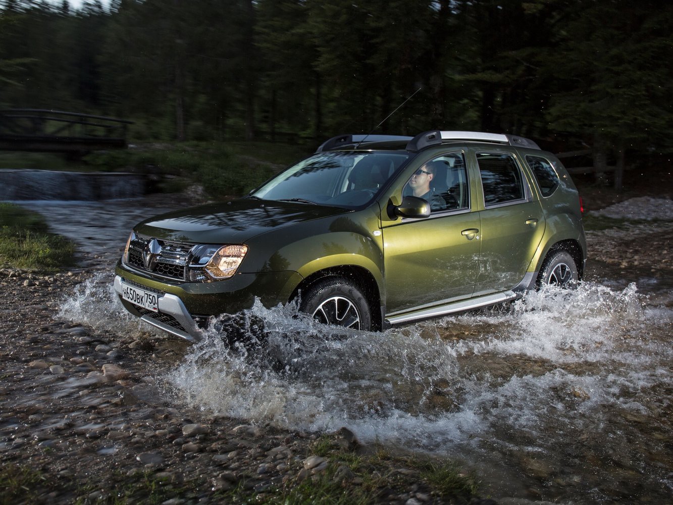 Renault Duster I (2010-2021) - Внедорожник 5 дв.