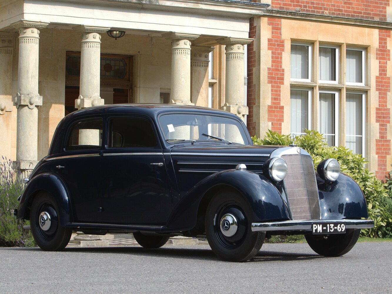Mercedes-Benz W136 I (1936-1955) - Седан