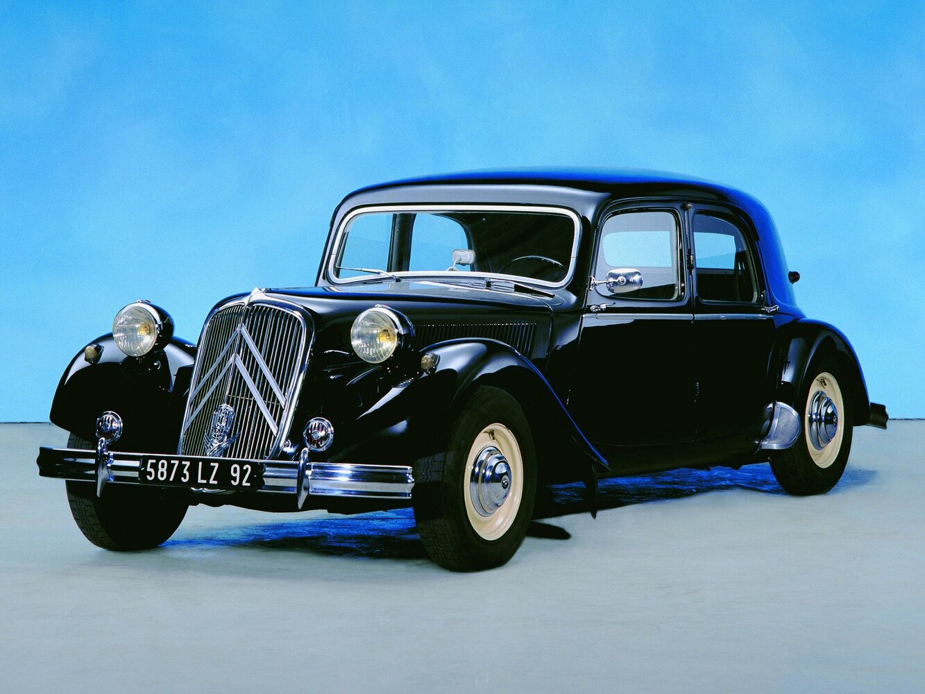 Citroen Traction Avant I (1934-1957) - Седан