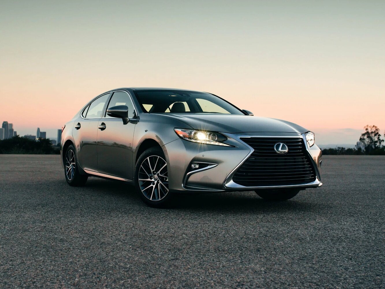 Lexus ES VI (2012-2018) - Седан