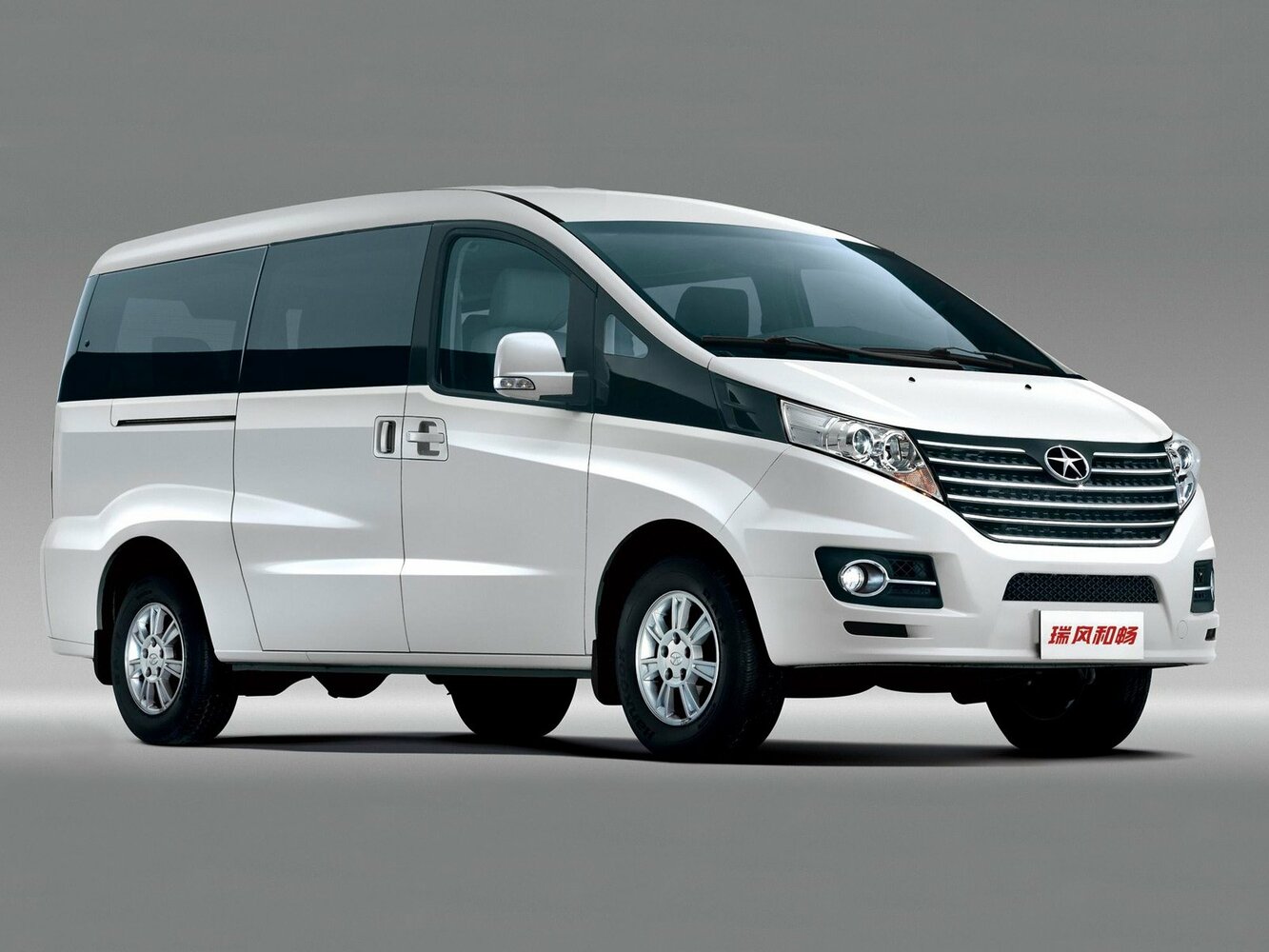 JAC M5 I (2011-2026) - Минивэн