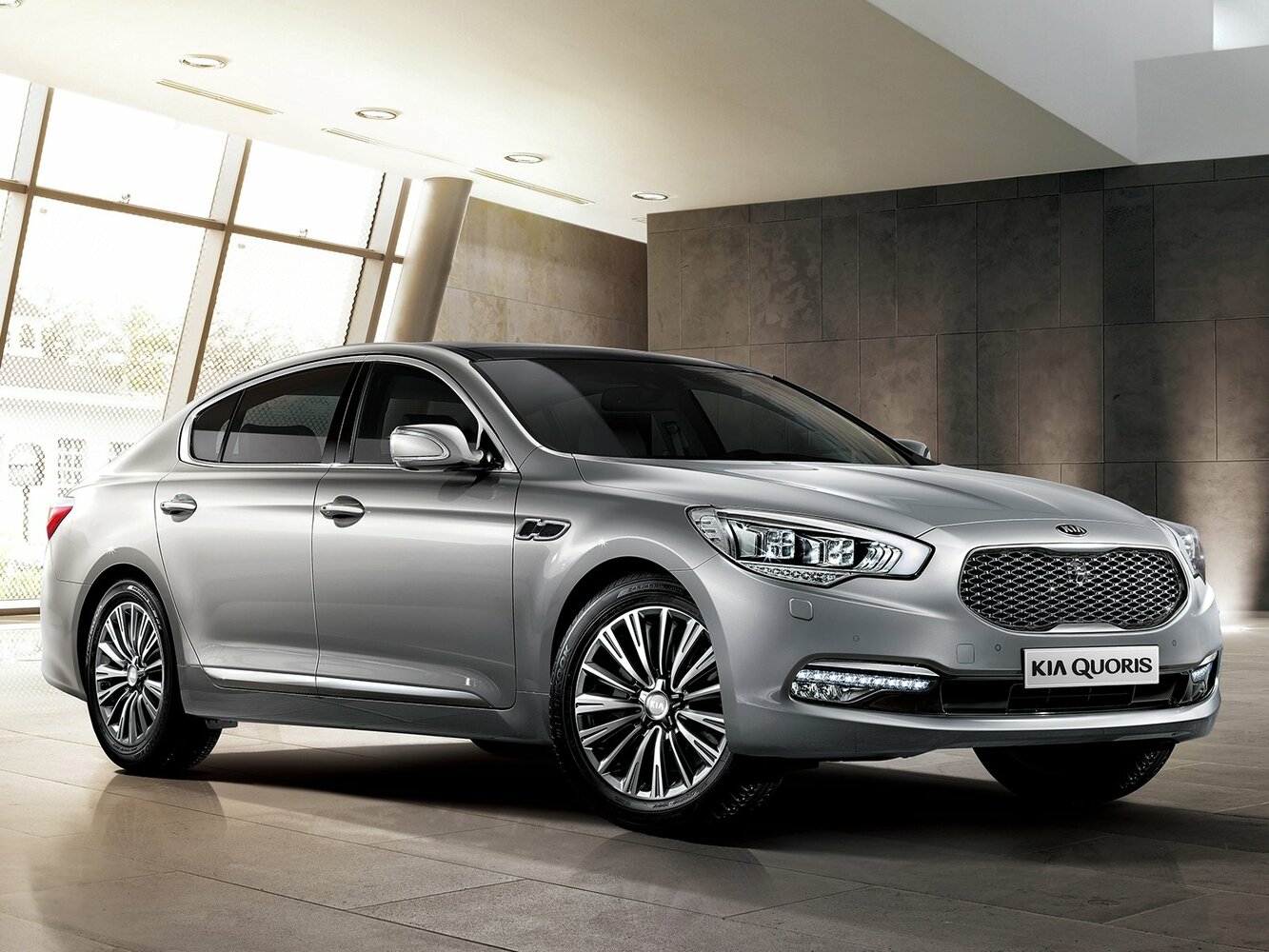 Kia Quoris I (2012-2018) - Седан