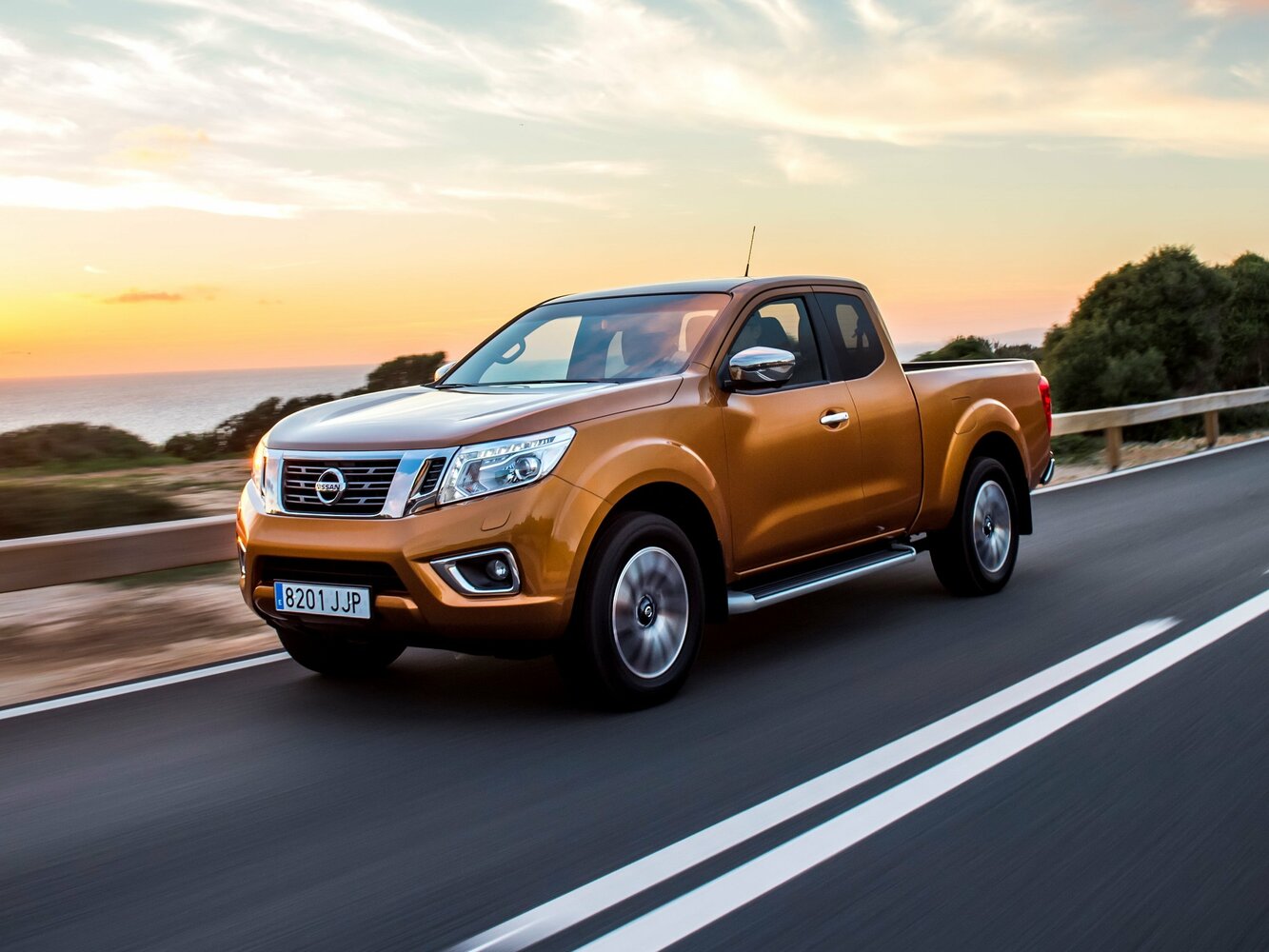 Nissan Navara (Frontier) IV (2014-2026) - Пикап Полуторная кабина King-Cab