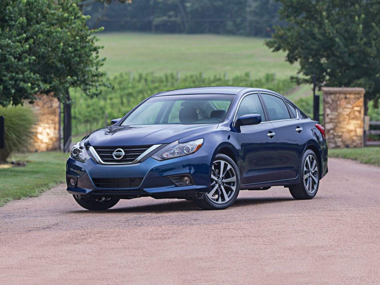 Nissan Altima V (2012-2018) - Седан