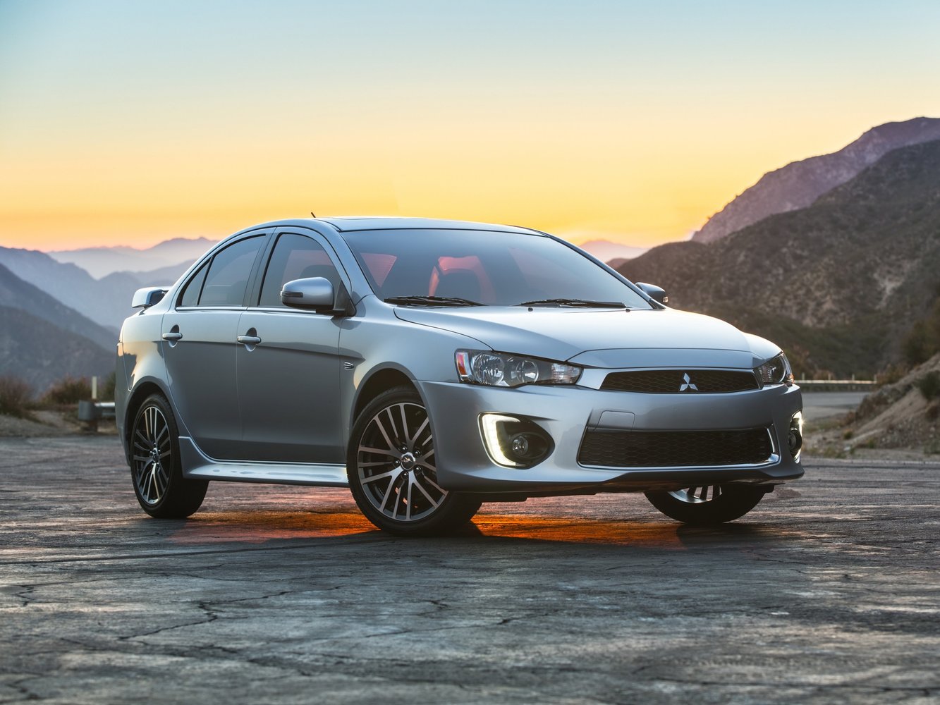 Mitsubishi Lancer X (2007-2017) - Седан