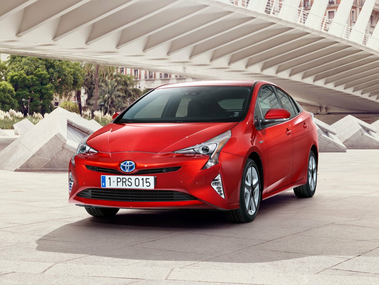 Toyota Prius IV (2015-2023) - Лифтбек