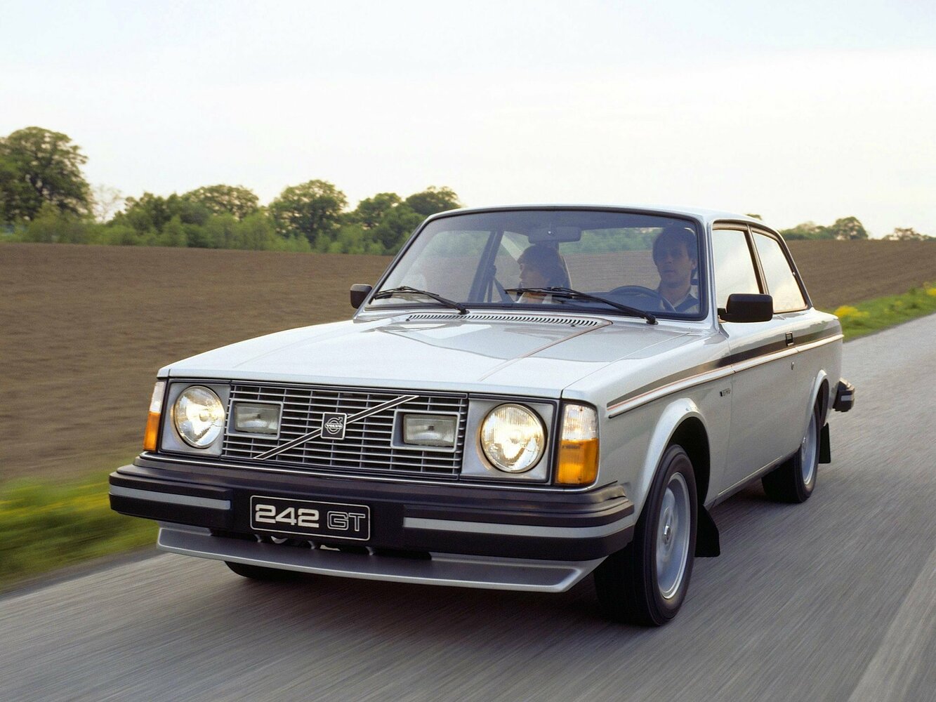 Volvo 240 Series I (1974-1993) - Седан 2 дв.