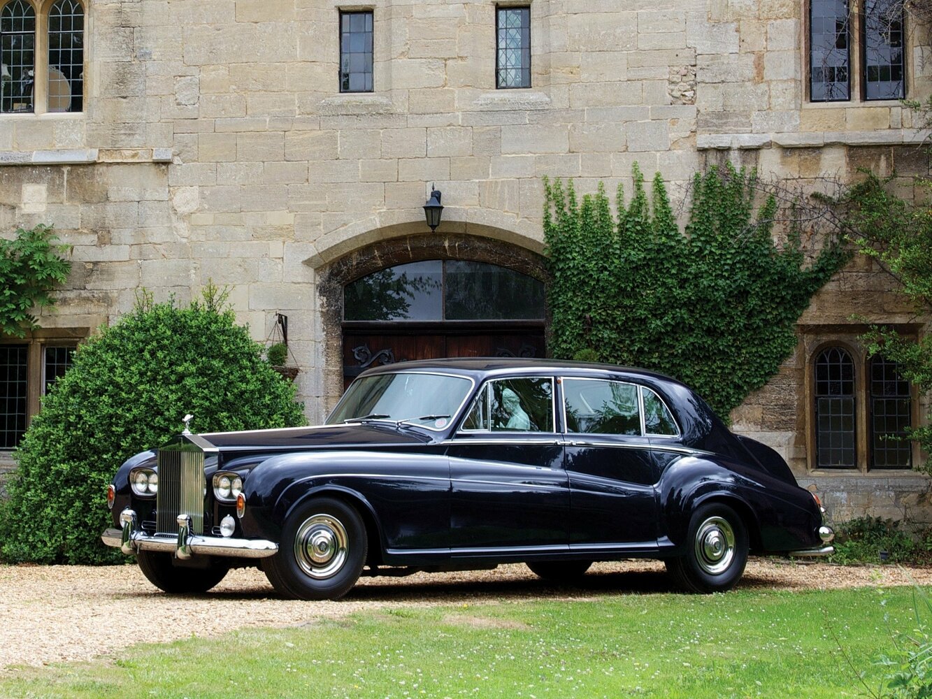 Rolls-Royce Phantom V (1959-1968) - Седан