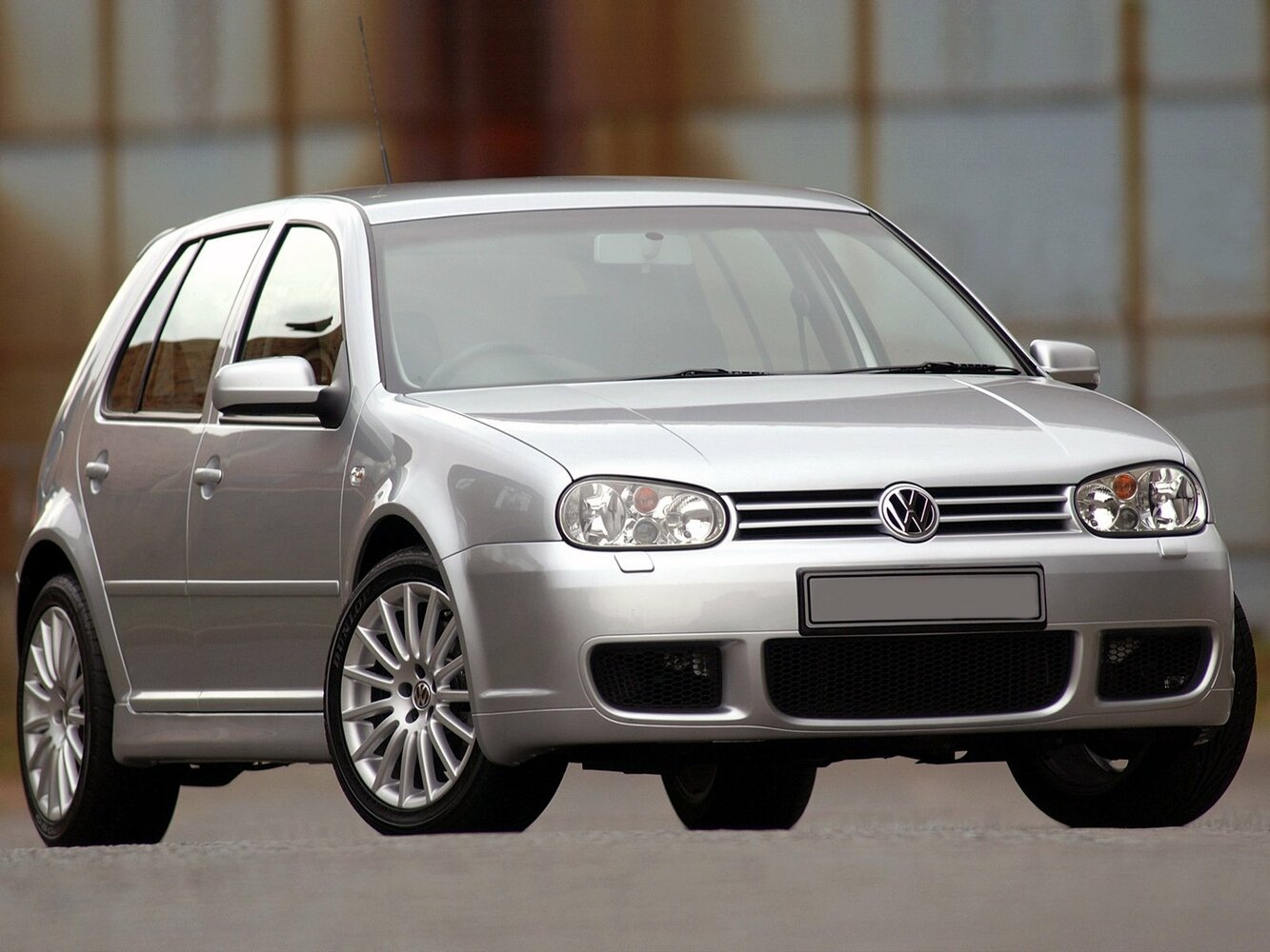 Volkswagen Golf R32 IV (2002-2005) - Хэтчбек 5 дв.