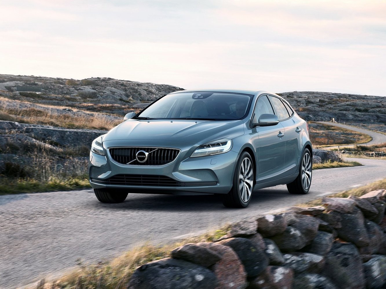 Volvo V40 II (2012-2020) - Хэтчбек 5 дв.