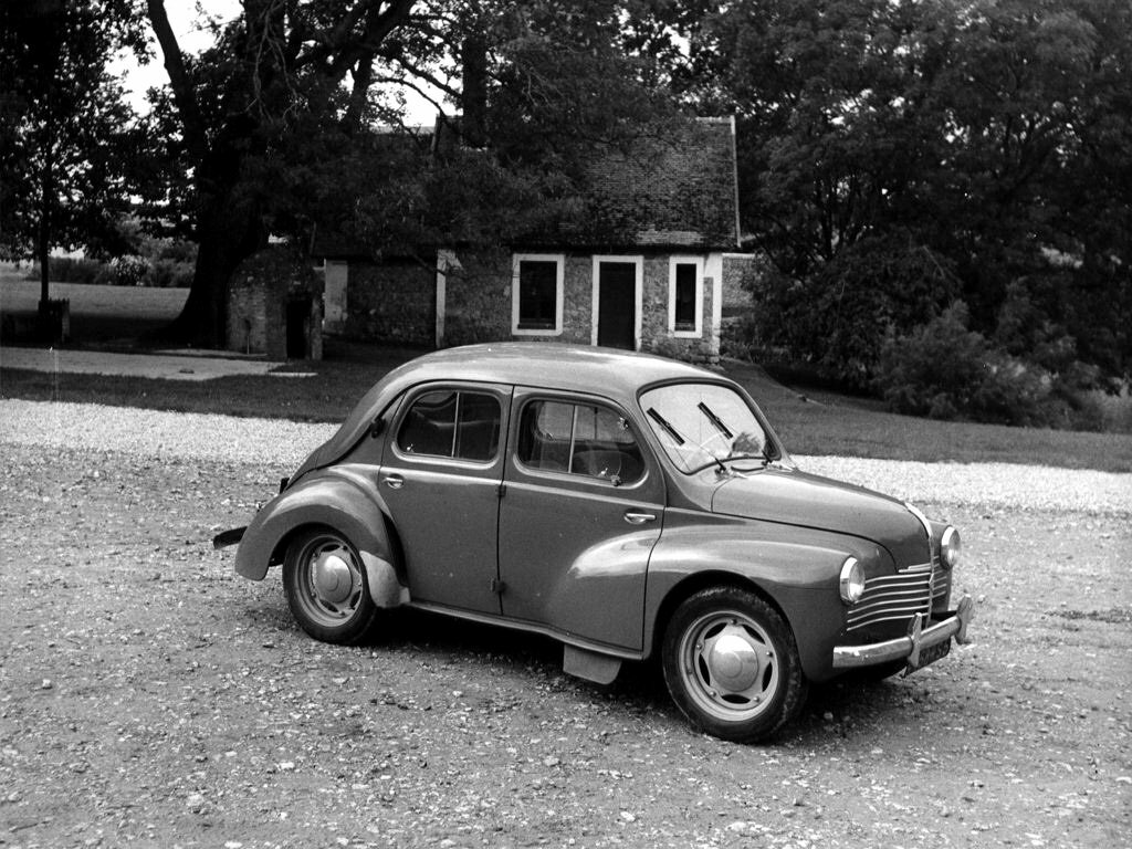 Renault 4CV I (1947-1961) - Седан
