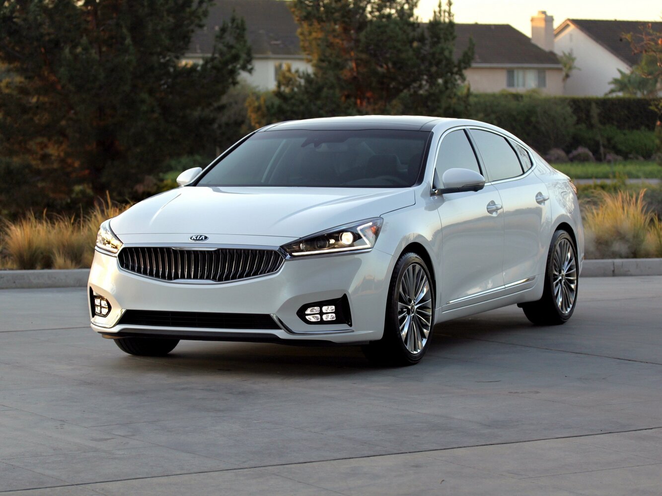 Kia Cadenza II (2016-2021) - Седан
