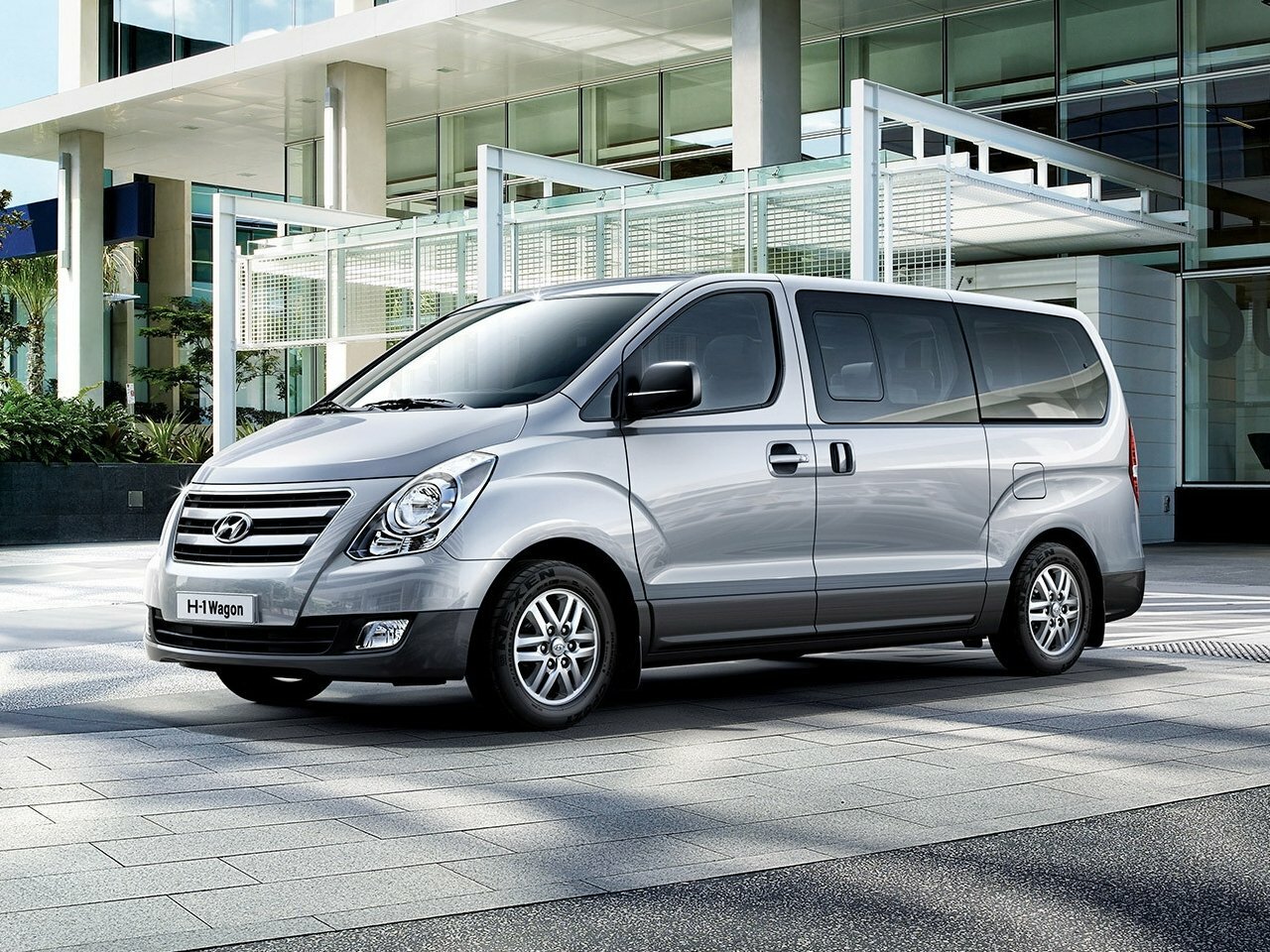 Hyundai H-1 II (2007-2021) - Минивэн