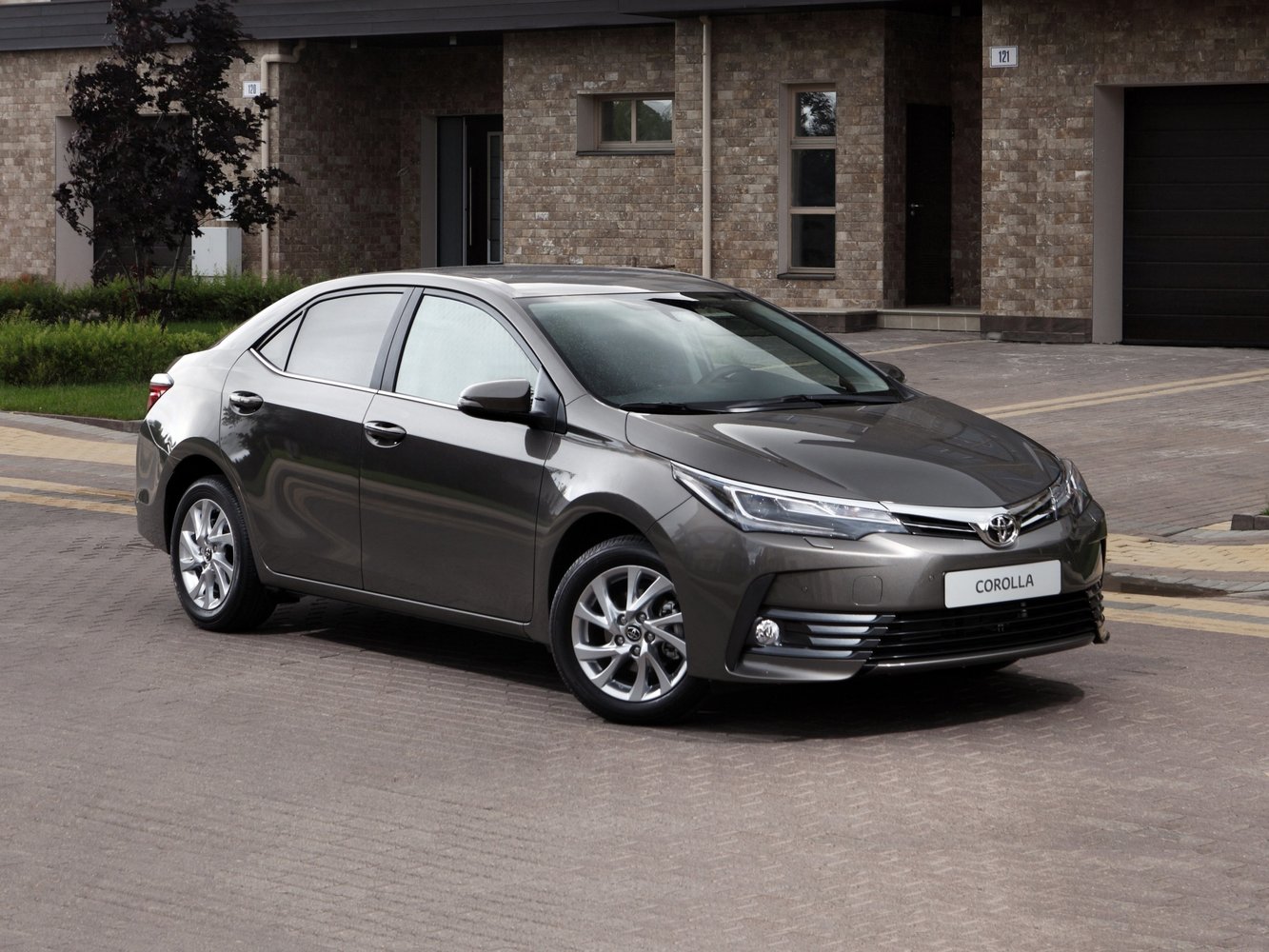 Toyota Corolla XI (2012-2025) - Седан